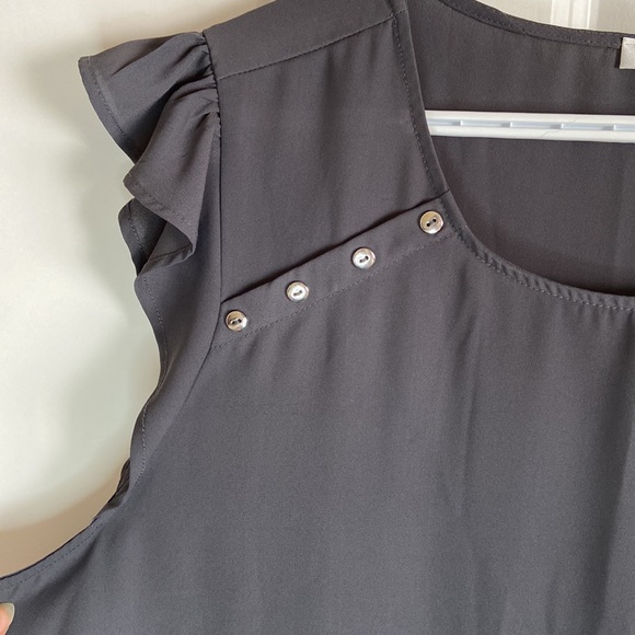 Ricki’s grey ruffle shoulder top - Picture 2 of 3